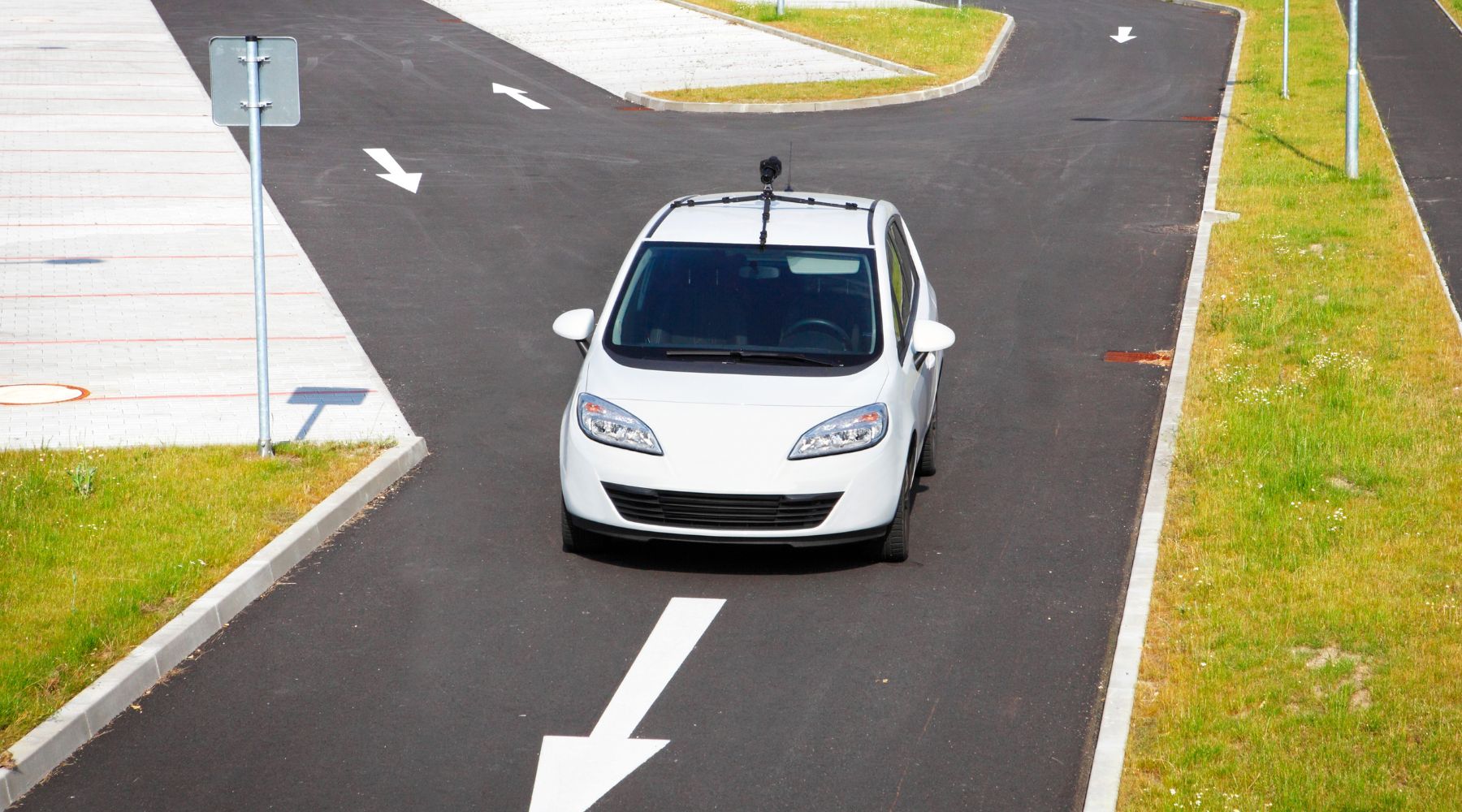 Aussies Love Advanced Driving Features, Though Less Sure About Autonomous Driving   