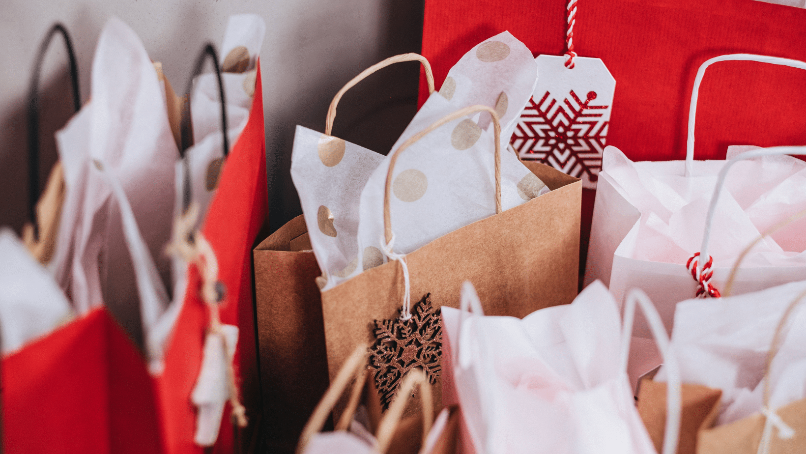 Navigating Christmas on a Budget: Survey Reveals 55% of Australians NOT Cutting Back